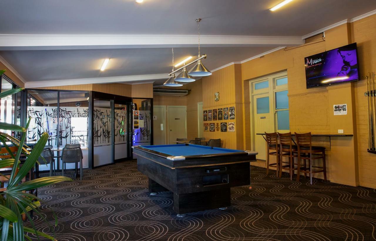 Criterion Hotel Gundagai Bagian luar foto