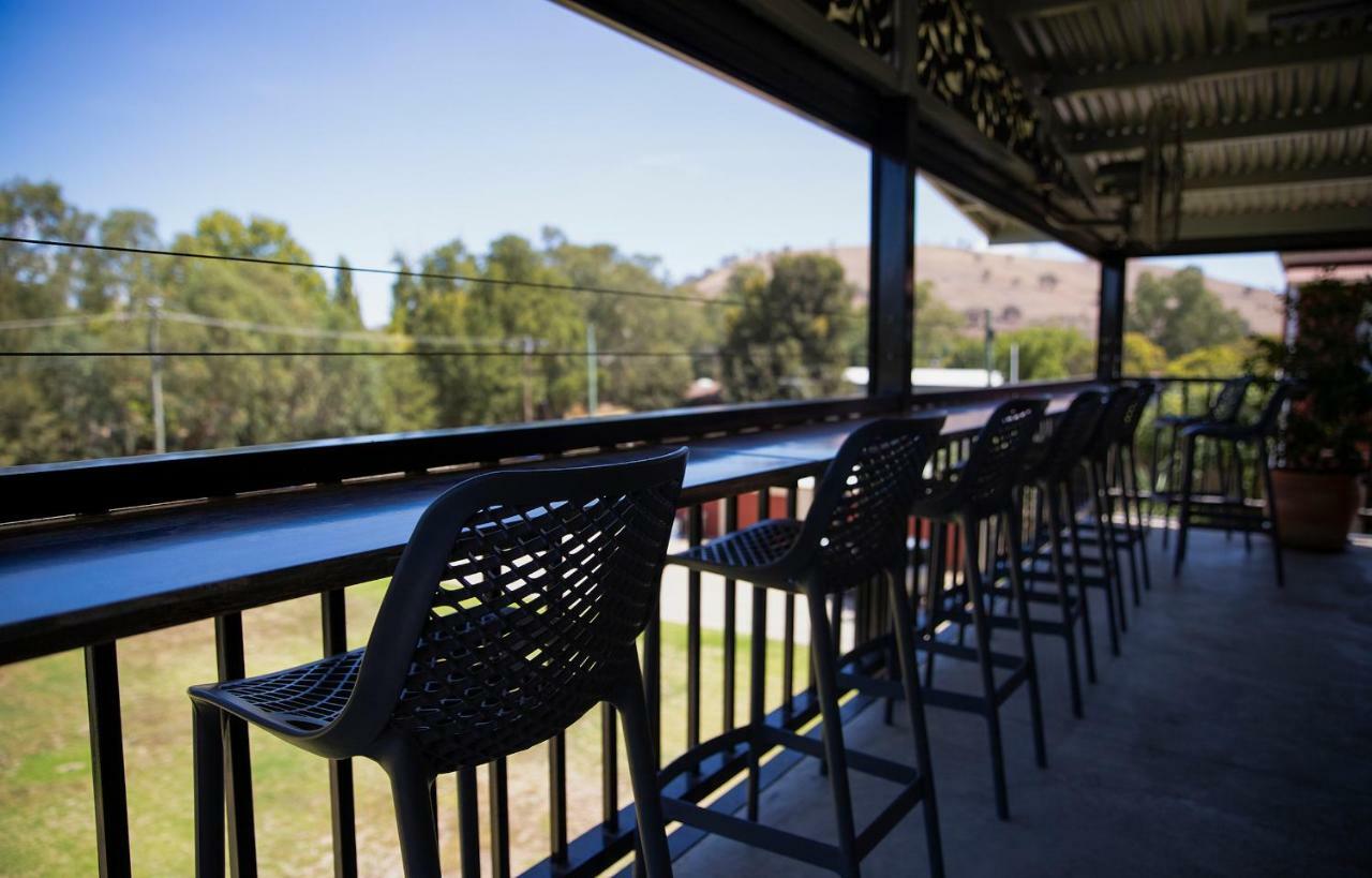 Criterion Hotel Gundagai Bagian luar foto