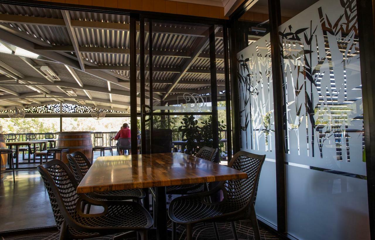 Criterion Hotel Gundagai Bagian luar foto