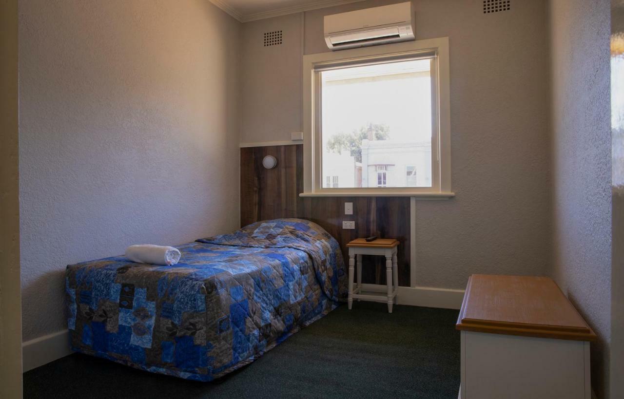 Criterion Hotel Gundagai Bagian luar foto